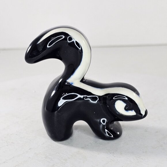Vintage Ceramic Walker Potteries Monrovia California Skunk Black White - Picture 9 of 9